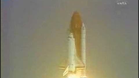 STS-31:II Hubble Space Telescope, deployed in a 380-statute-