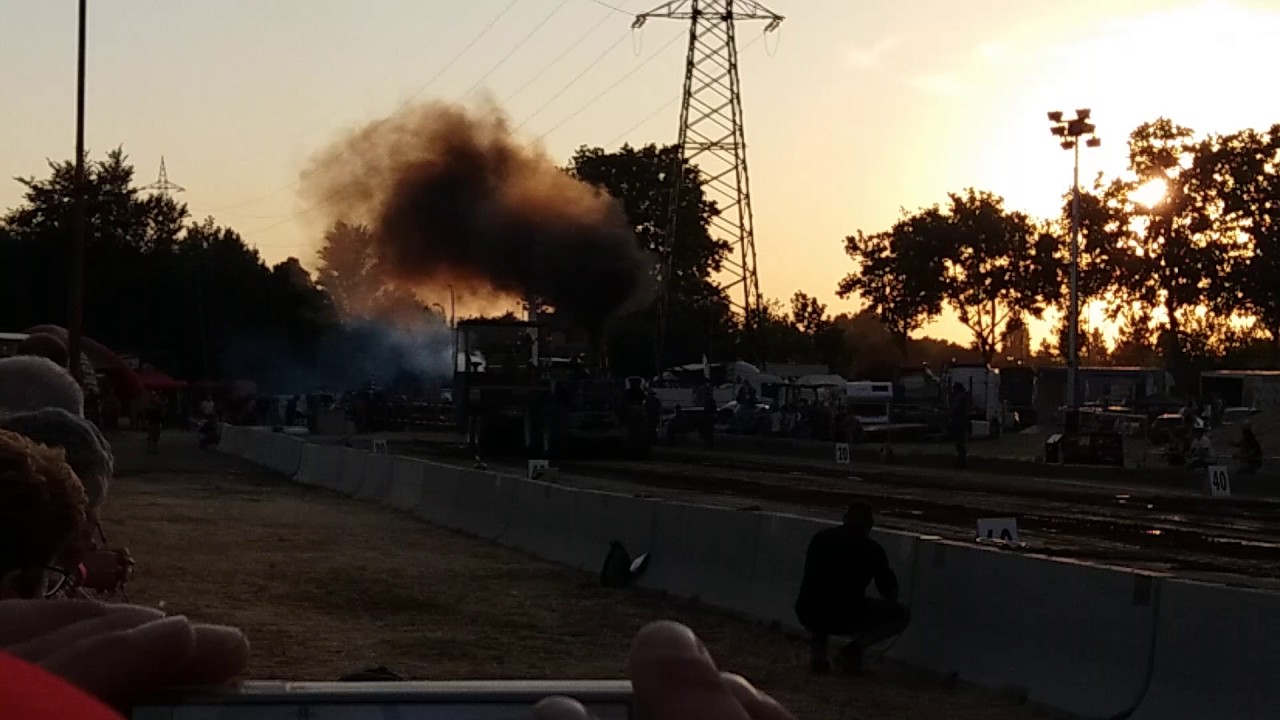 camera iphone 8 plus apk Tractor pulling Bologna 2017 road runner @ qualifica fast pulling