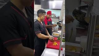 Esse Chef Foi Temperar A Comida Mas Passou Vergonha! #curioso #incrível #interessante