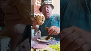 картинка: На перекус, гамбургер Приятного всем аппетита. 