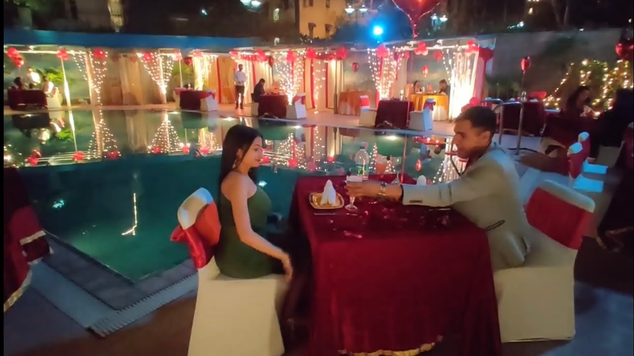 Poolside Dinner Date 😘💞