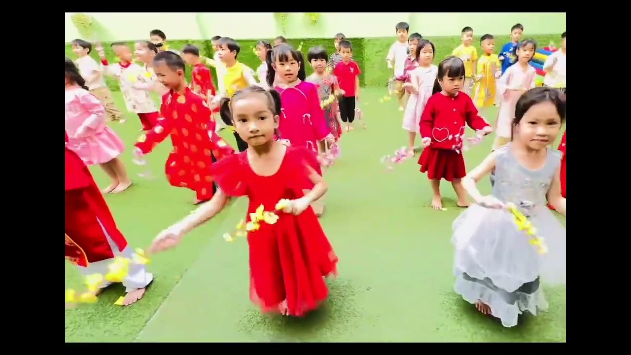 trường mầm non Quỳnh Hương - clip đồng diễn khối lá