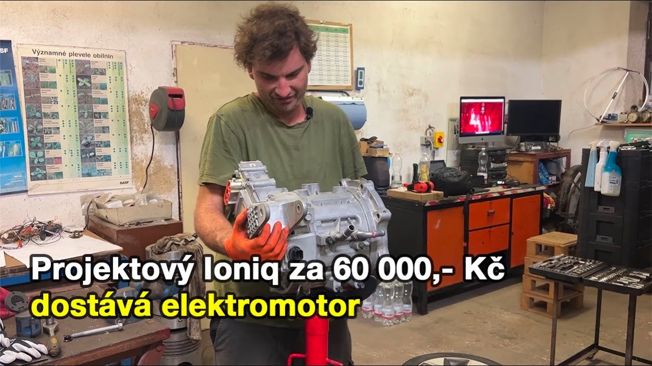 Montáž reduktoru a elektromotoru po repasi zpět do projektového Hyundai Ioniq Electric