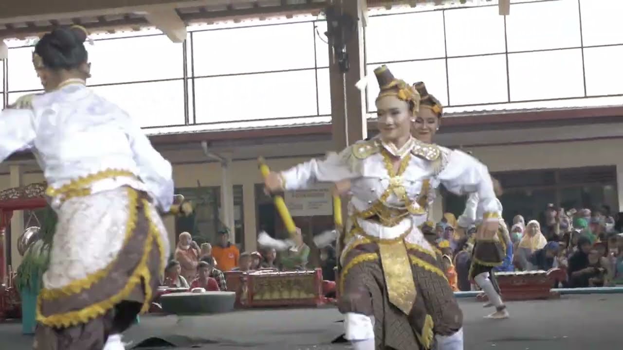 tari badui modern ll @ sanggar tari pelangi