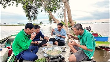 Tập 62. Cá Trê Dừa Nấu Cháo Rau Má, Cá Rô Đồng Kho Tốp Mở Lai Rai Trên Đồng Mùa Nước Nổi 
