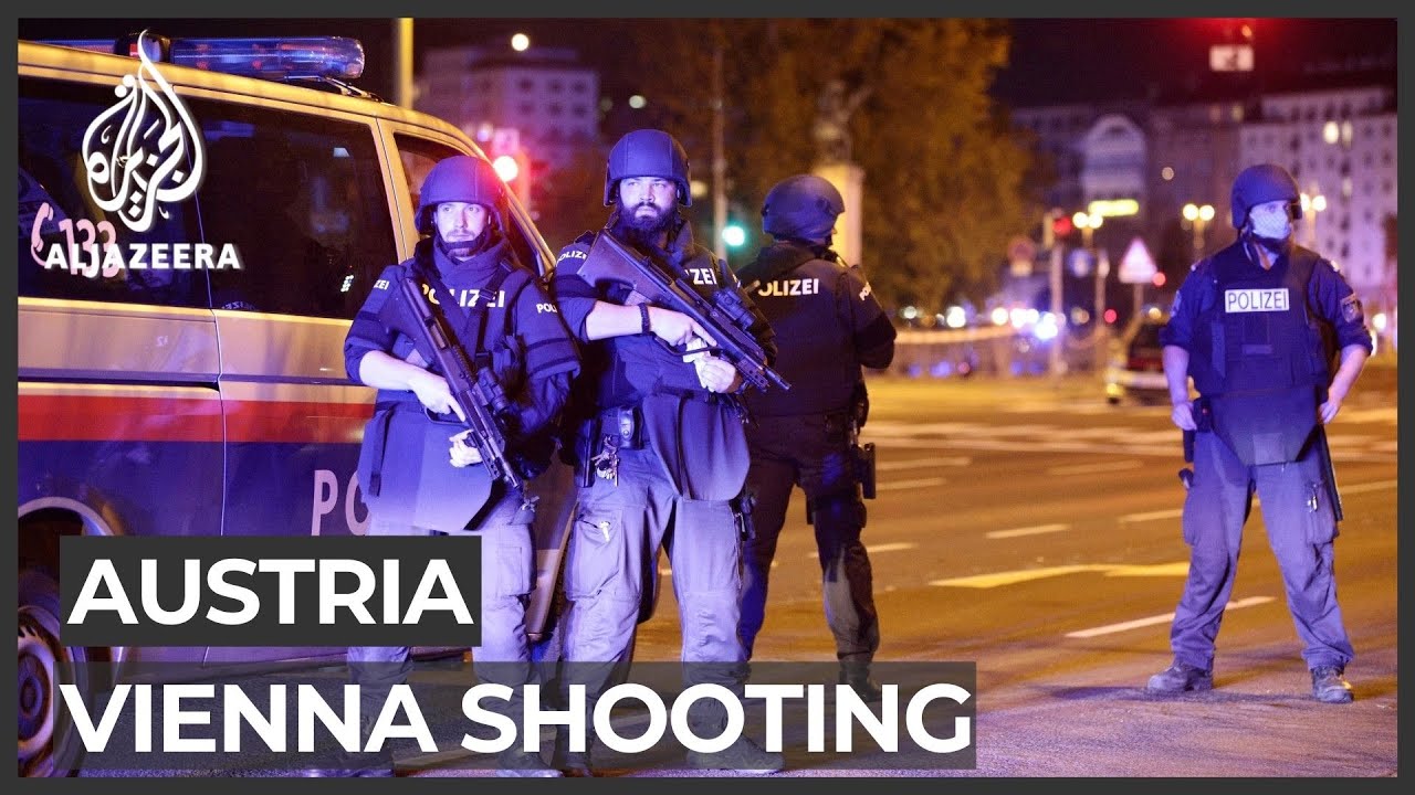 الشرطة تطارد مسلحين في شوارع فيينا بعد هجوم "إرهابي"