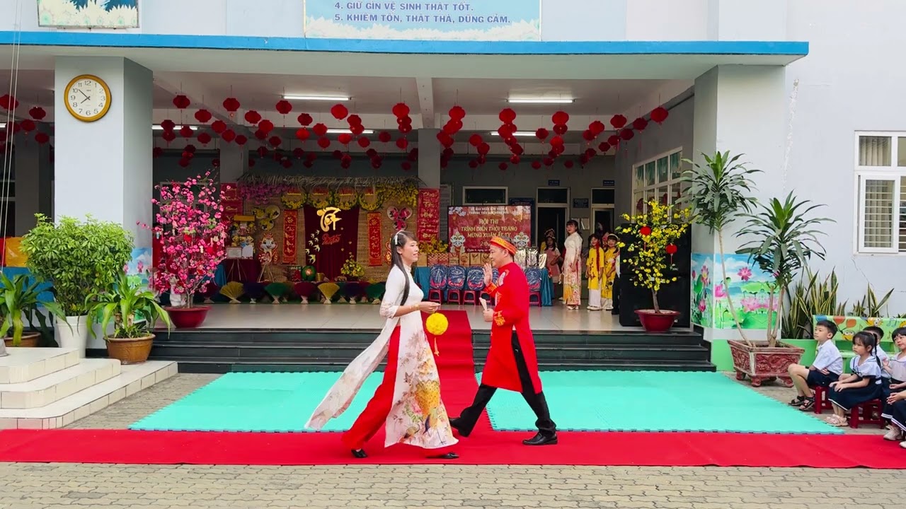 Hội thi trình diễn thời trang mừng Xuân Ất Tỵ năm 2025