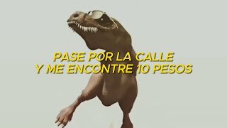 Miniatura del video "DINOSAURIO BAILANDO "ME CHUPA UN HUEVO" 🎵"