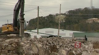 Holiday Craft & Car Show Flourishes Despite Bridge Construction