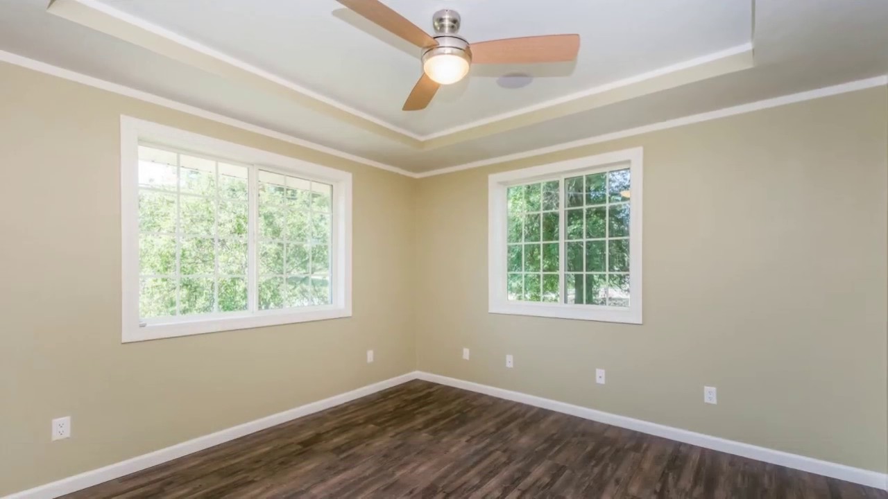 1448  South Shore Dr Knoxville, IA 50138