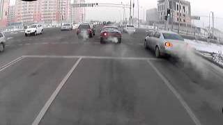 Алматы. Субарик на встречке 20150129 0838