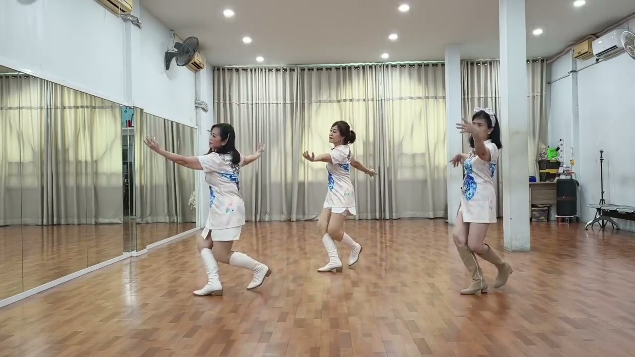 Crystal (水晶 - Shui Jing)  line dance - Rose group