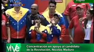 Lucía Valentina y El Potrillo cantan en acto de apoyo a Nicólas Maduro