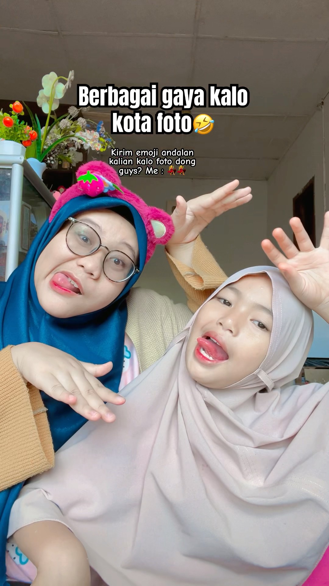 KIRIM EMOJI GAYA KESUKAAN KALIAN KALO FOTO? Me : ??