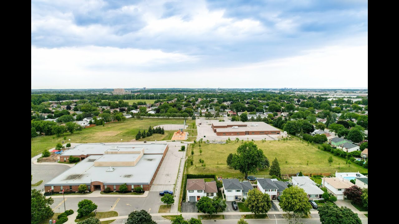 3211 Lansdown Drive, Burlington Home for Sale Real Estate Properties