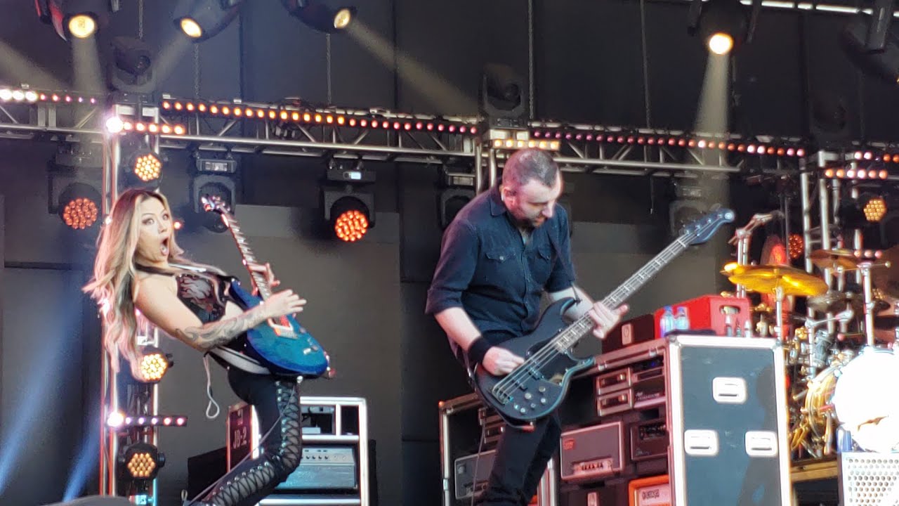 "Jellybelly", "Zoo Station" (U2 cover) - Smashing Pumpkins on JimmyKimmelLive, Hollywood, CA 9/17/24