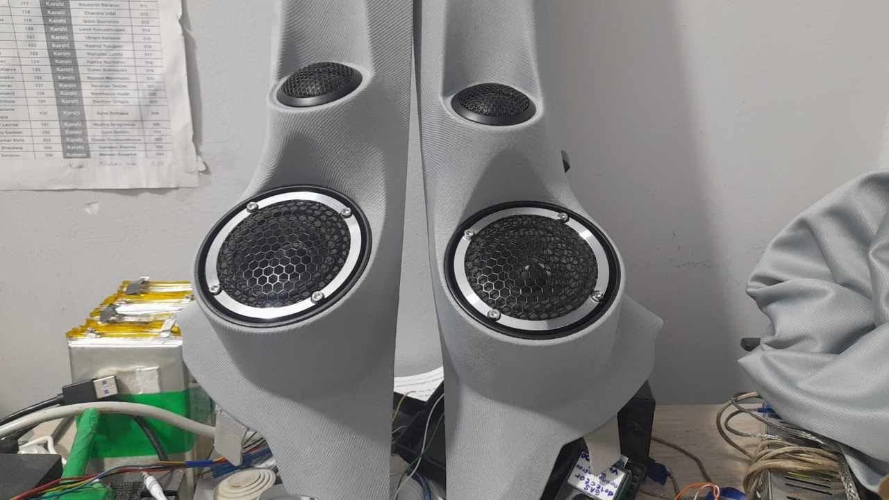 Стойки СЧ и ВЧ. (дешёвые, бюджетных динамиков)