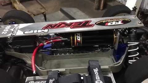 TP4070 powered slash xLx esc  4x4 build