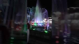 Air Mancur Yang Indah Bila Di Lihat Di Malam Hari