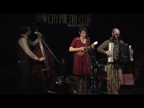 Becca Stevens Band performs "I'll Notice" 12.1.09 ...