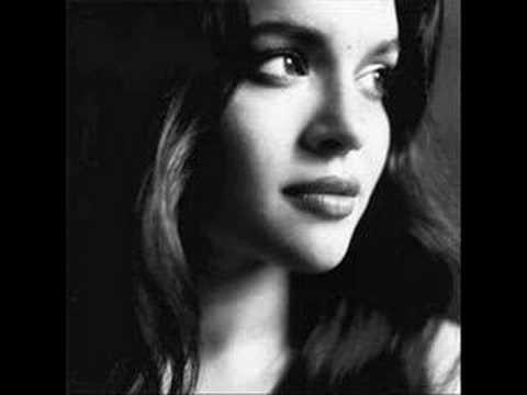 Norah Jones - The Prettiest Thing