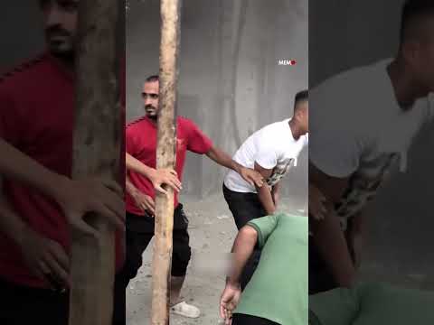 Ataque aéreo israelense atinge civis no campo de Jabaliya, no norte de Gaza