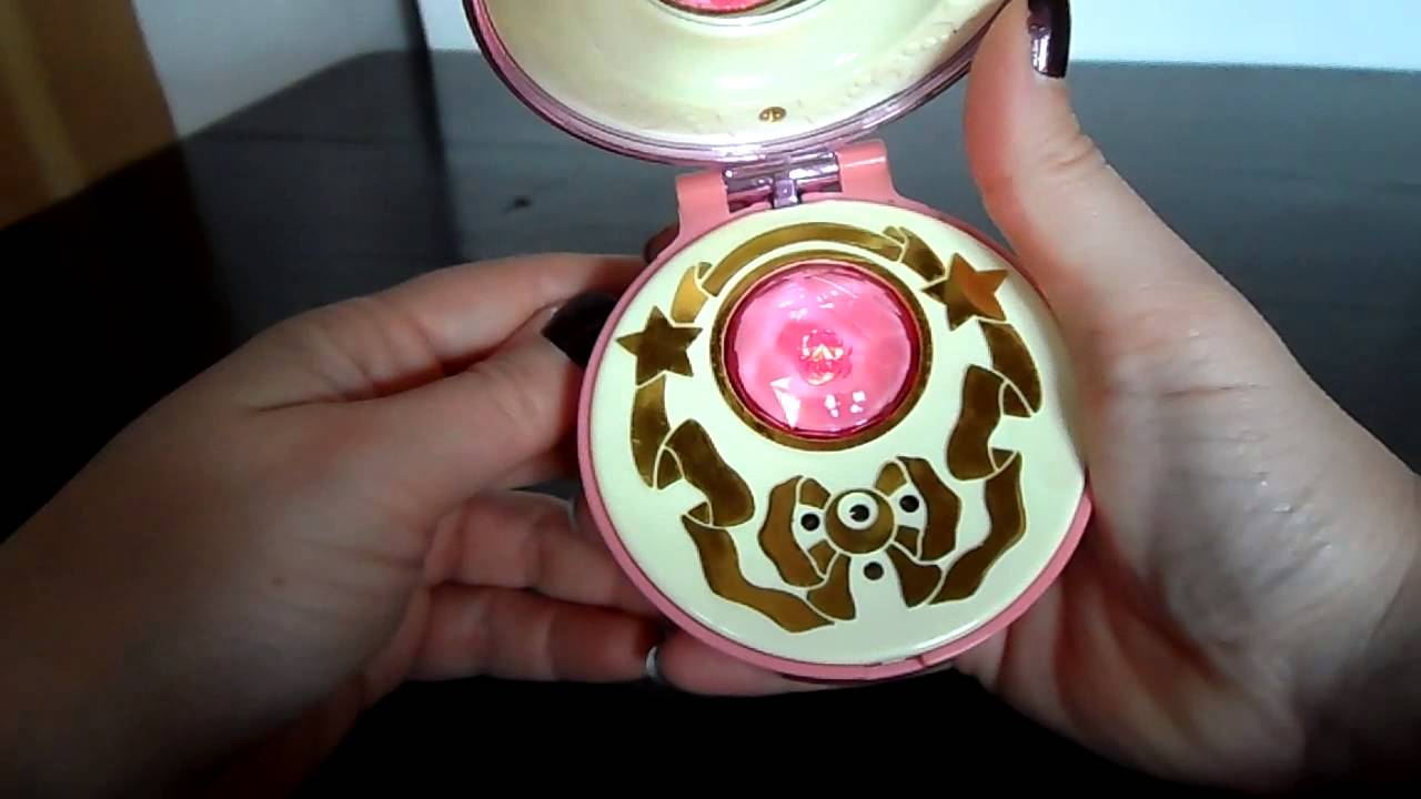 Broche Sailor Moon R Bandai - YouTube