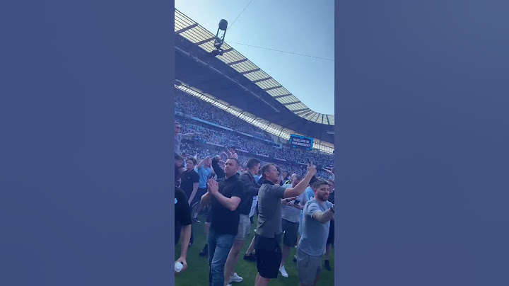 Invading the Etihad pitch CELEBRATING MAN CITYS 3rd TITLE IN A ROW 🏆🏆🏆