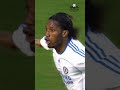 ลูกยิงเต็มข้อของ Drogba (อย่างสวย)