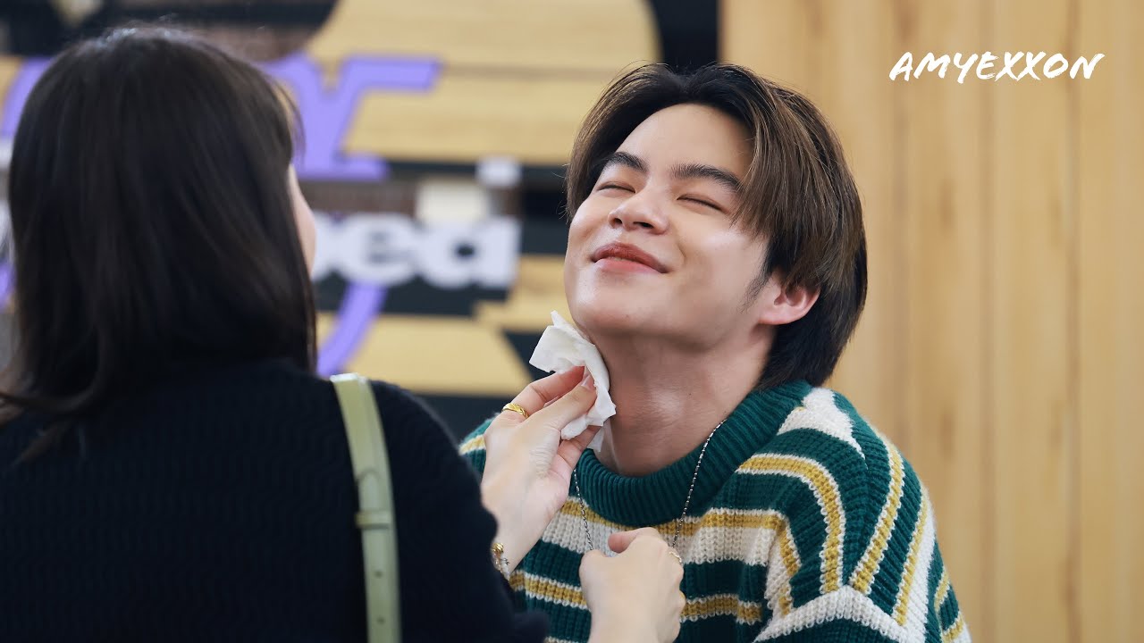 BUS [Because of You I Shine] @ Event: Spotify Dog Park [BUS - BOW WOW] 13Dec25 (Part 2/3) | AmyExxon