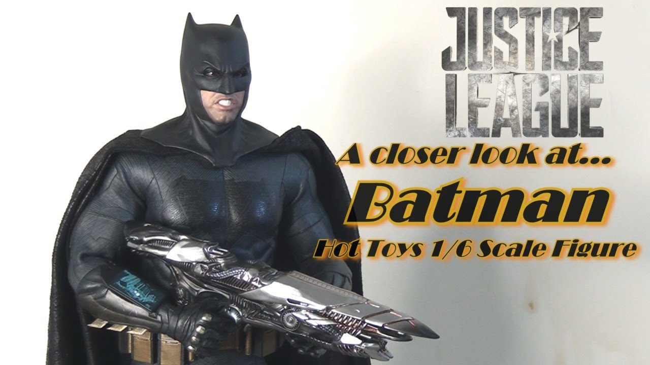 A closer look atHot Toys 1/6 scale Justice League Batman - YouTube