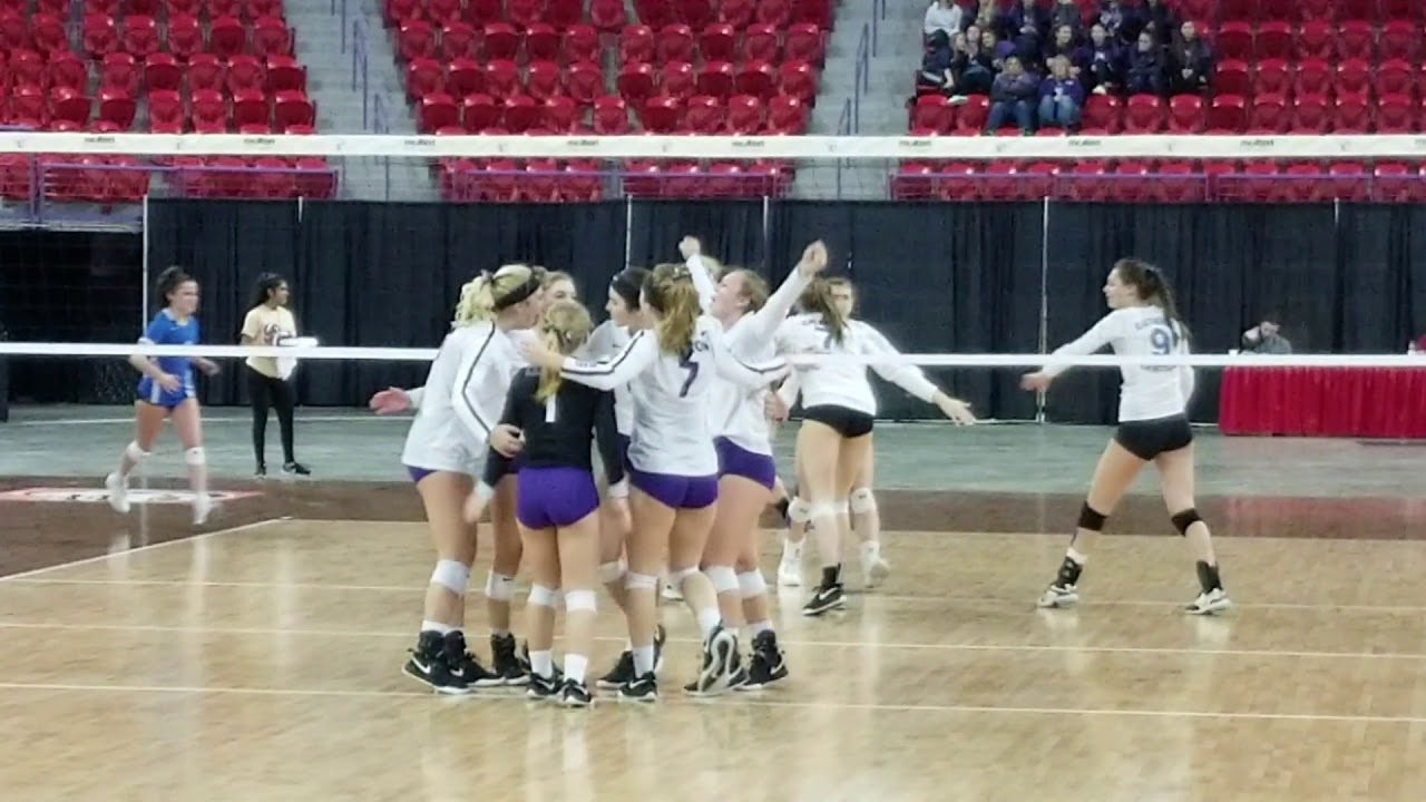 Catholic Central volleyball battles Clayton, Wisconsin D4 STATE