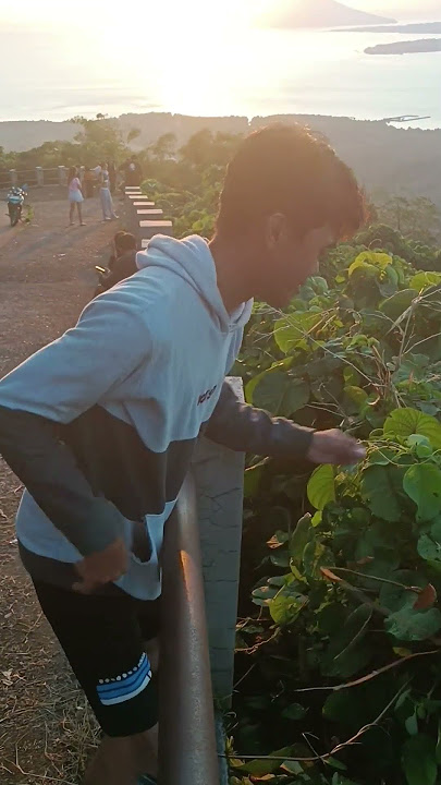 Pengambilan Video Sunset Malah jadi Video Ngakak #sunset #gunung #laut #fypシ゚viral