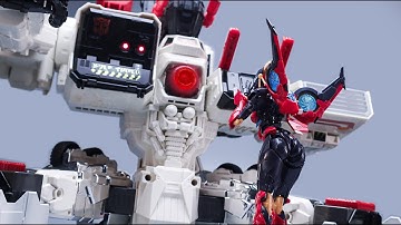 Autobot battle city!Hasbro Titan Metroplex stop motion animation.