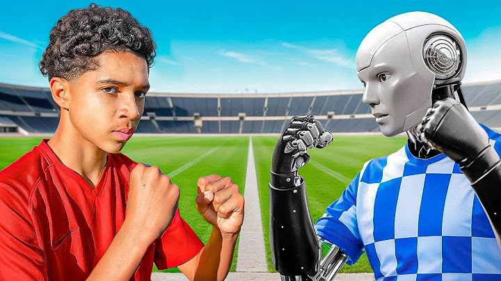 Robot Goalkeeper VS Kid Ronaldo