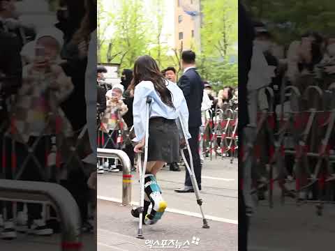 &amp;#39;<strong>반깁스</strong>&amp;#39; 케플러 김채현 &amp;#39;목발에 의지, 안쓰러운 발목 부상&amp;#39;