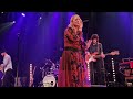 Capture de la vidéo Elles Bailey - Don't Let The Green Grass Fool Ya