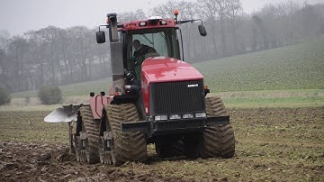 Case Quadtrac 535 Ploughing