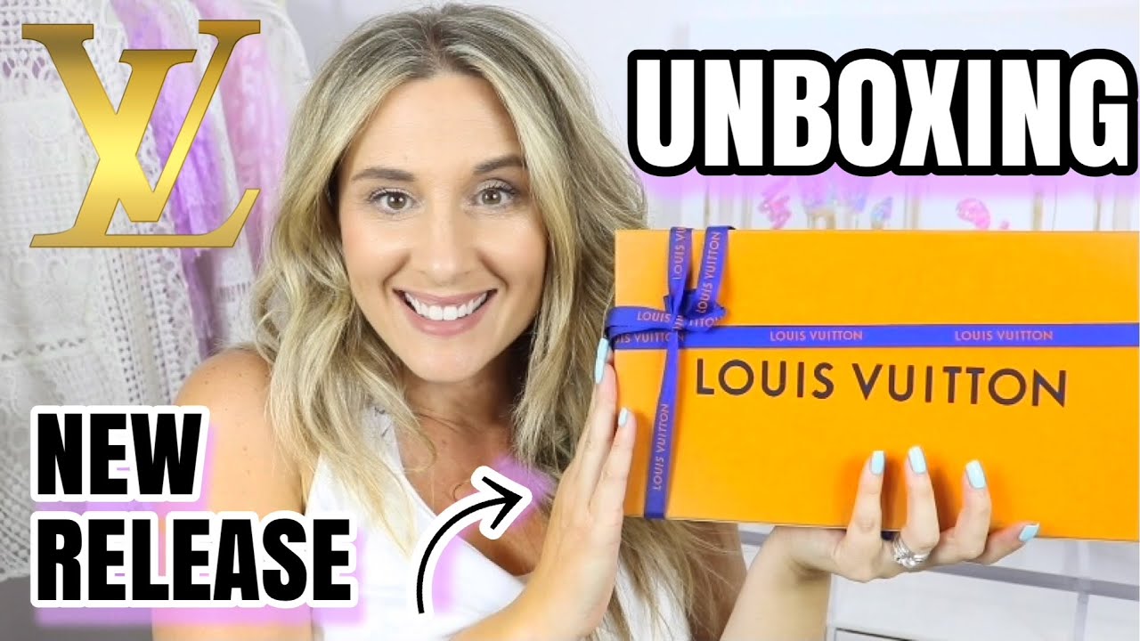 HOODED WRAP COAT by Louis vuitton, unboxing. 