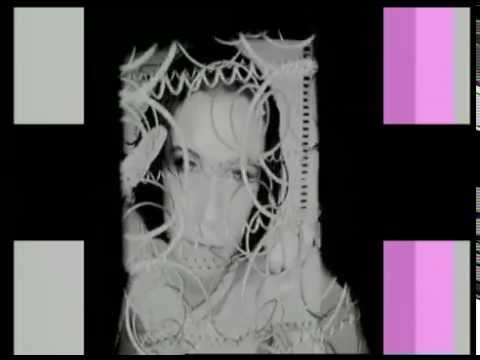 remos ejercicio Βίκυ Χαρίτου - Είσαι Η Ζωή Και ο Θάνατος - Official Video Clip