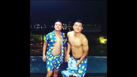 Thủ môn Bùi Tiến Dũng khoe body 6 múi khiến chị em phát sốt