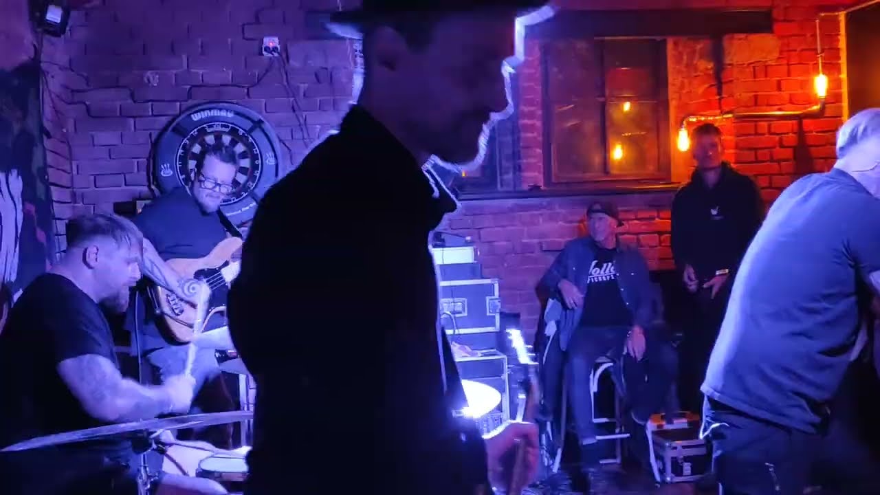 Reflection Of Karma, live Vinyl Club, Pilsen