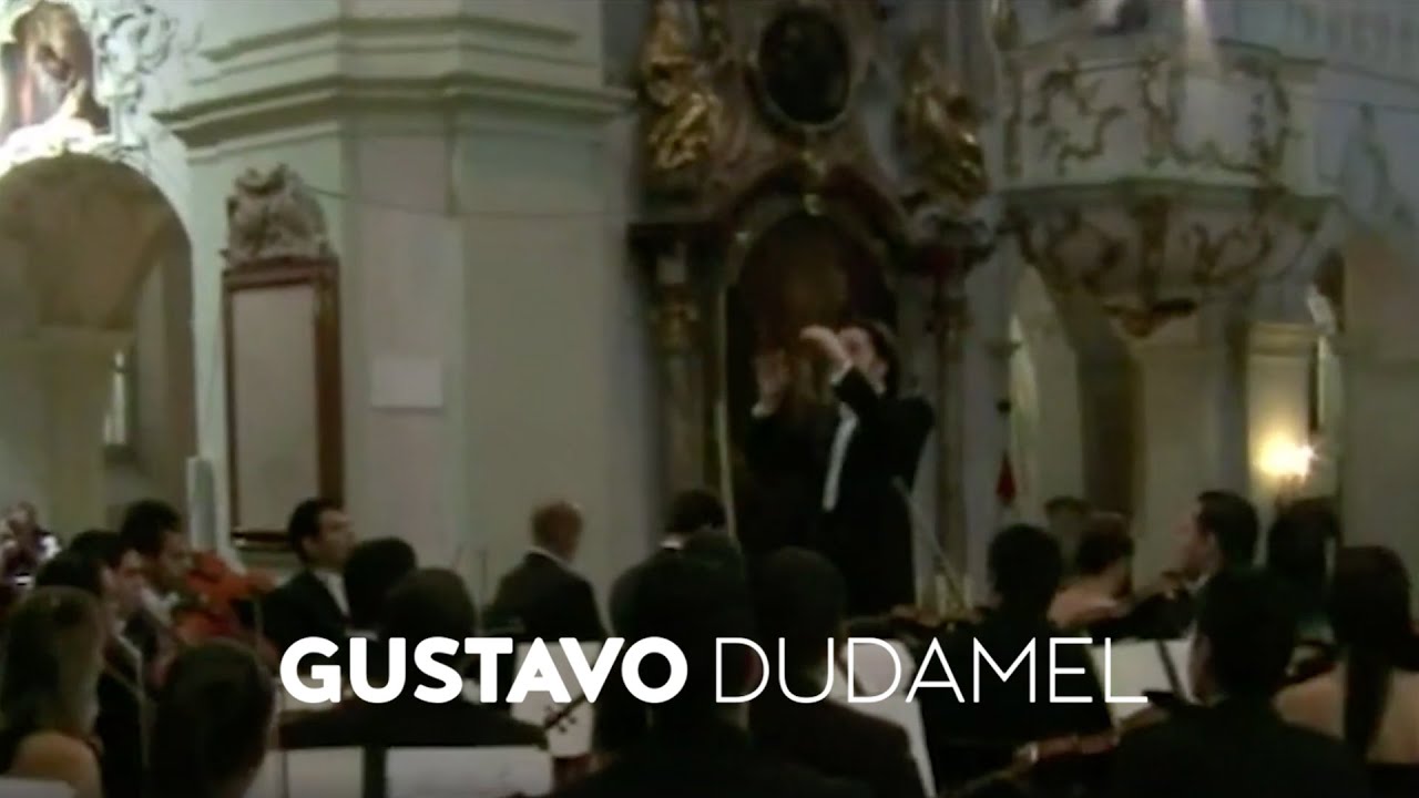 Gustavo Dudamel Mozart Mass in C minor, K. 427 Mvmt 1 with Simón