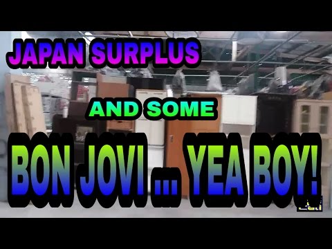 buying-a-computer-chair-at-a-angeles-city-japan-surplus-store.