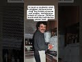 Şevket Altuğ ben ikisinin ortasıyım yani yeleğim mutfağa geçer bulaşık yıkarım çünkü en kazak erkek