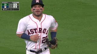 OAK@HOU: Altuve makes terrific basket catch in center