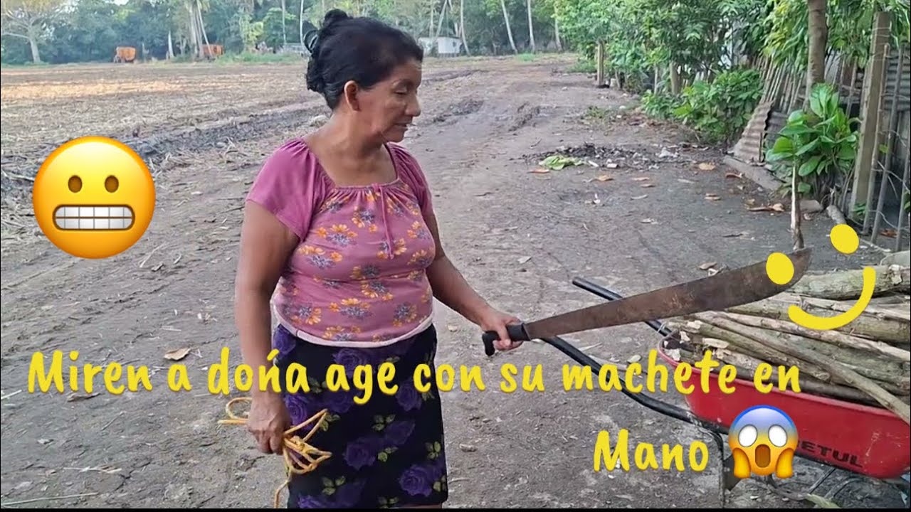 Miren lo que nos cuenta doña angelina mientras more cocina 