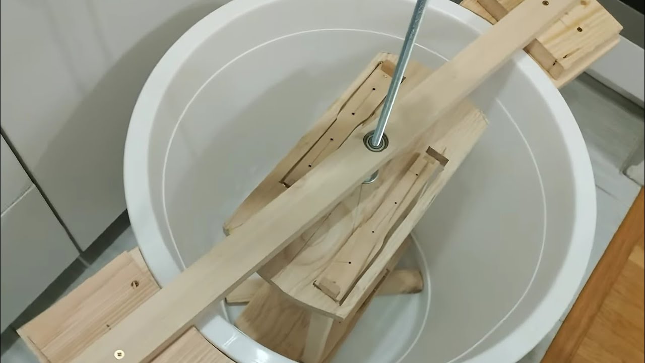 Homemade honey extractor - Vrcaljka za med