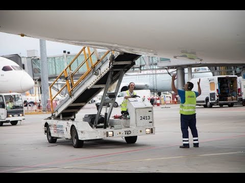 Wideo: Wyrzutnia Rakiet Znaleziona W Sprawdzonej Torbie Na Lotnisku