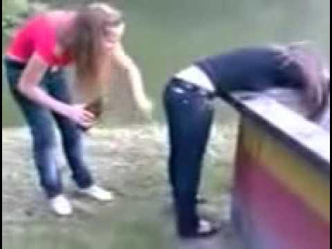 трах с деревенской малолеткой. за гаражами рассказ. бухие девки поймали в парке ботана. бухие девки поймали в парке ботана. девушку выебали за гаражами.